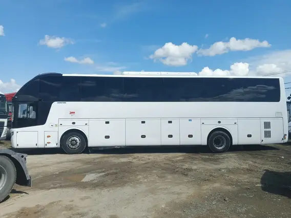 Междугородний автобус ZHONGTONG LCK6127H 2023 года б/у фото 4