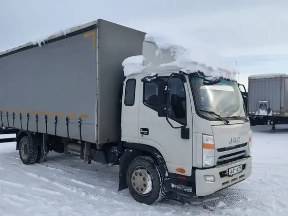 Тентованный грузовик JAC N120 2023 года б/у фото 2