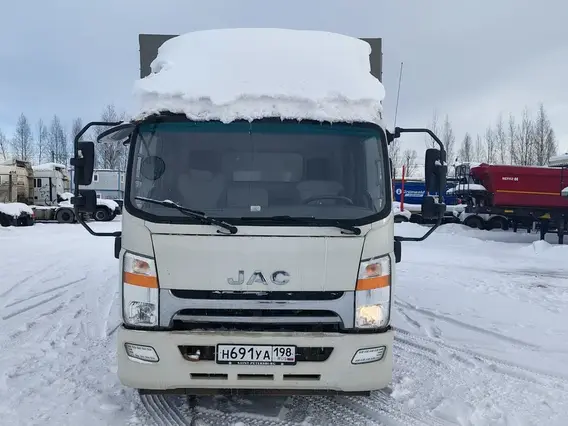Тентованный грузовик JAC N120 2023 года б/у фото 3