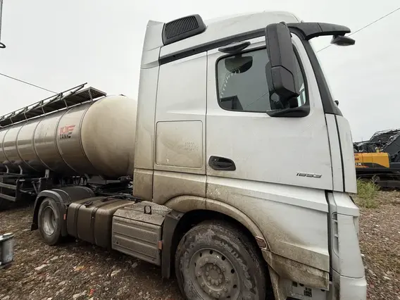 Седельный тягач Mercedes-Benz Actros 2023 года б/у фото 5
