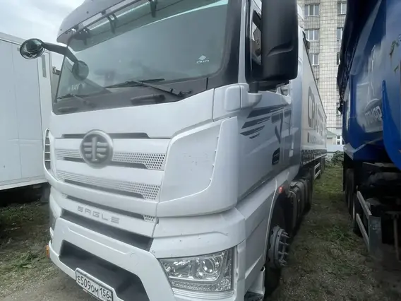 Седельный тягач FAW J7 2023 года б/у фото 3
