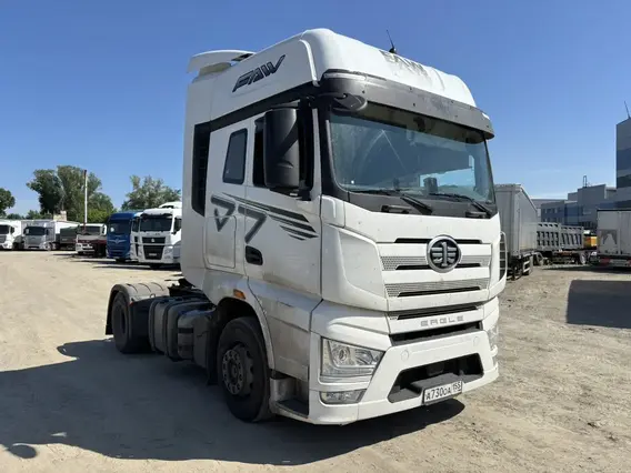Седельный тягач FAW J7 2023 года б/у фото 4