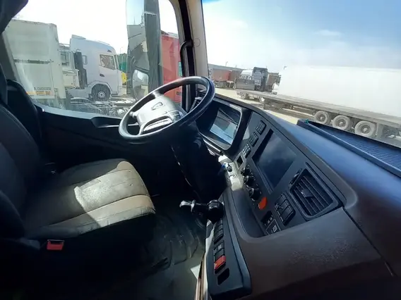Седельный тягач Камаз 65209 2020 года б/у фото 13