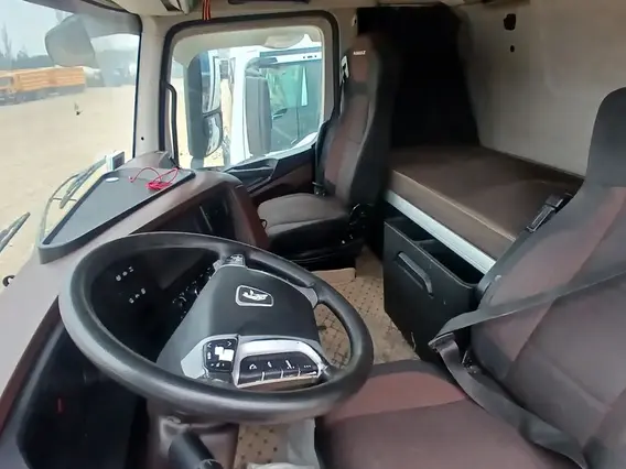 Седельный тягач Камаз 54901 2021 года б/у фото 14