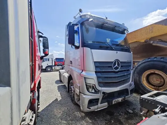 Седельный тягач Mercedes-Benz Actros 2023 года б/у фото 2