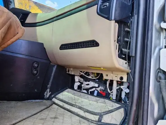 Седельный тягач Mercedes-Benz Actros 2023 года б/у фото 7