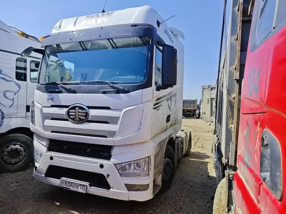 Седельный тягач FAW J7 2023 года б/у фото 2