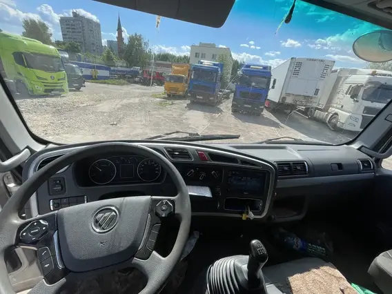 Бортовой грузовик FOTON Auman EST M 2024 года б/у фото 10
