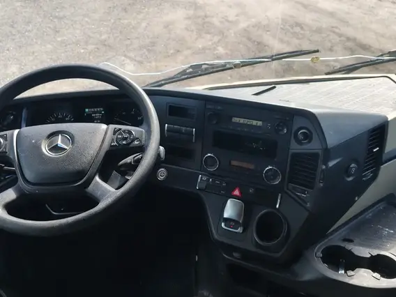 Седельный тягач Mercedes-Benz Actros 2021 года б/у фото 10