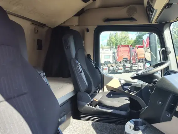 Седельный тягач Mercedes-Benz Actros 2021 года б/у фото 11