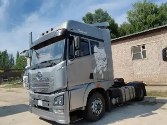 Седельный FAW JH6 2023 года б/у