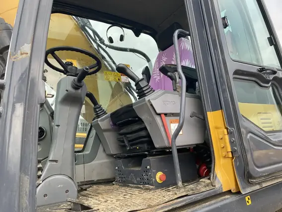 Экскаватор XCMG XE210WD 2021 года б/у фото 23