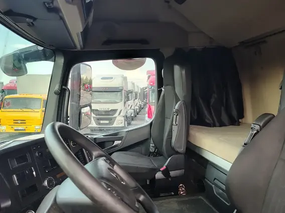 Седельный тягач Mercedes-Benz Actros 2022 года б/у фото 10