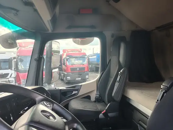 Седельный тягач Mercedes-Benz Actros 2021 года б/у фото 10