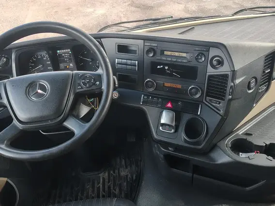 Седельный тягач Mercedes-Benz Actros 2021 года б/у фото 9