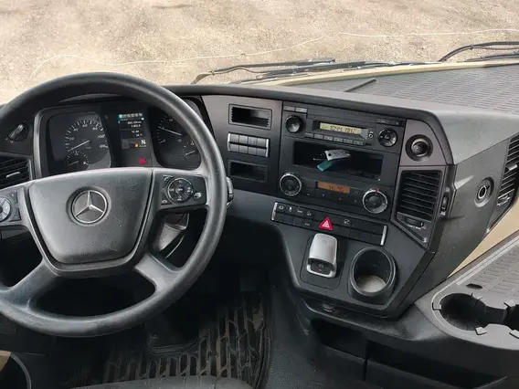 Седельный тягач Mercedes-Benz Actros 2021 года б/у фото 9