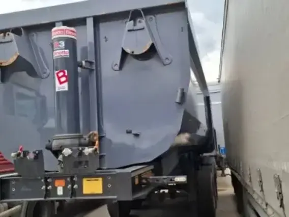 Полуприцеп самосвальный GRUNWALD 9453 2023 года б/у