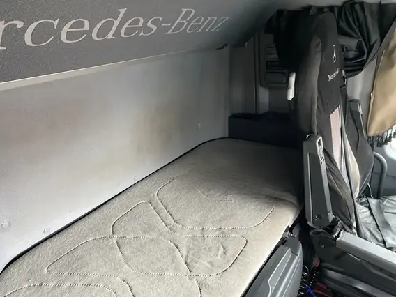 Седельный MERCEDES-BENZ Actros 2018 года б/у фото 13