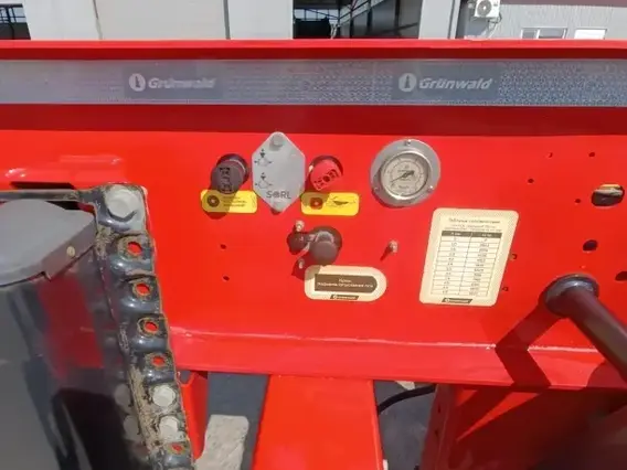 Полуприцеп-контейнеровоз GRUNWALD 9453 2023 года б/у фото 13