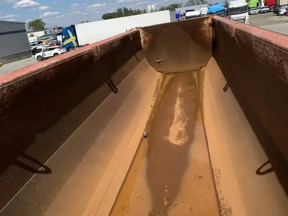 Самосвальный полуприцеп Kassbohrer DL 2019 года б/у фото 9