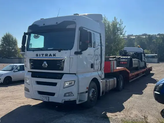 Седельный тягач SITRAK C7H 2022 года б/у фото 2