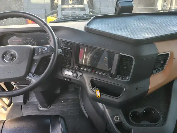 Седельный тягач SHACMAN SX4188YY381 2023 года б/у фото 18