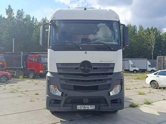 Седельный тягач Mercedes-Benz Actros 2023 года б/у фото 2