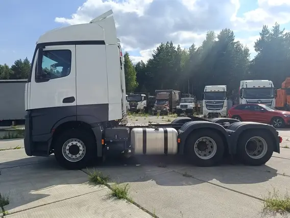 Седельный тягач Mercedes-Benz Actros 2023 года б/у фото 4