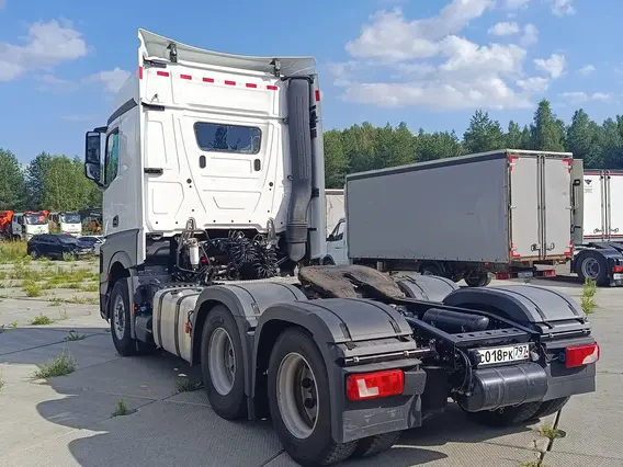 Седельный тягач Mercedes-Benz Actros 2023 года б/у фото 5