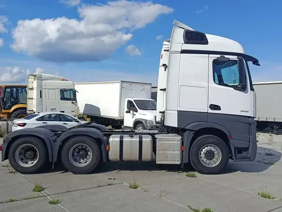 Седельный тягач Mercedes-Benz Actros 2023 года б/у фото 8