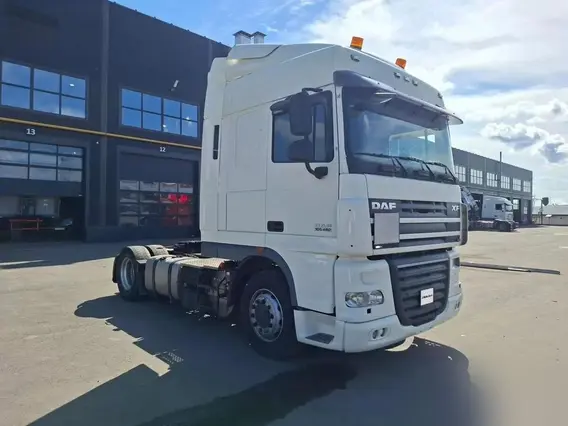 Седельный тягач DAF XF 2018 года б/у