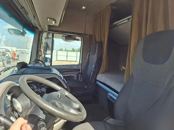 Седельный тягач DAF XF 2018 года б/у фото 9
