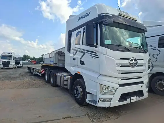 Седельный тягач FAW J7 2023 года б/у