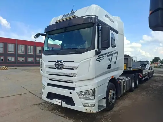 Седельный тягач FAW J7 2023 года б/у фото 3