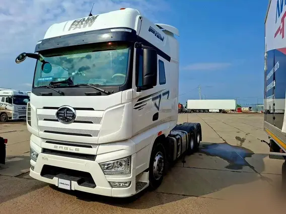 Седельный тягач FAW J7 2023 года б/у фото 3