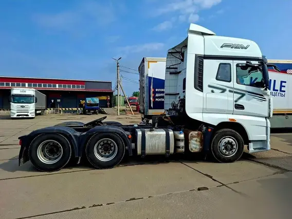 Седельный тягач FAW J7 2023 года б/у фото 6