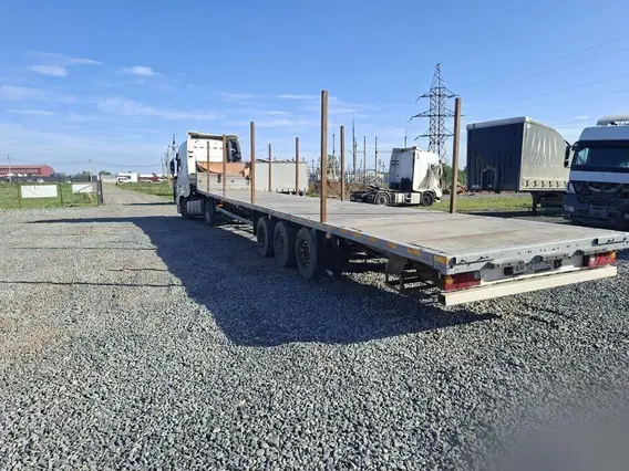 Тентованный полуприцеп Schmitz Cargobull 90842 2014 года б/у