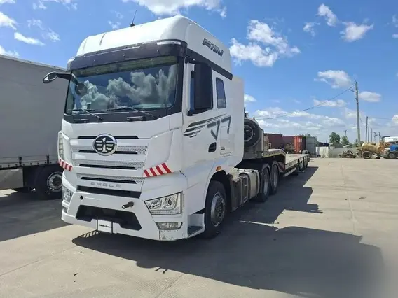 Седельный тягач FAW J7 2023 года б/у фото 3