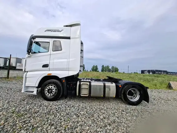 Седельный тягач FAW J7 2023 года б/у фото 4