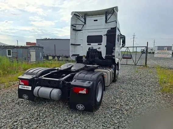 Седельный тягач FAW J7 2023 года б/у фото 7