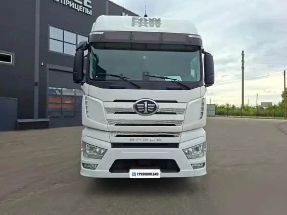 Седельный тягач FAW J7 2023 года б/у фото 2