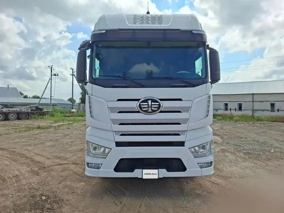 Седельный тягач FAW J7 2023 года б/у фото 2