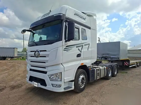 Седельный тягач FAW J7 2023 года б/у фото 3