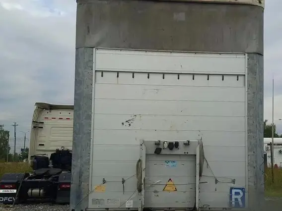 Полуприцеп шторно-бортовой Schmitz Cargobull S01, 2011 2011 года б/у фото 2