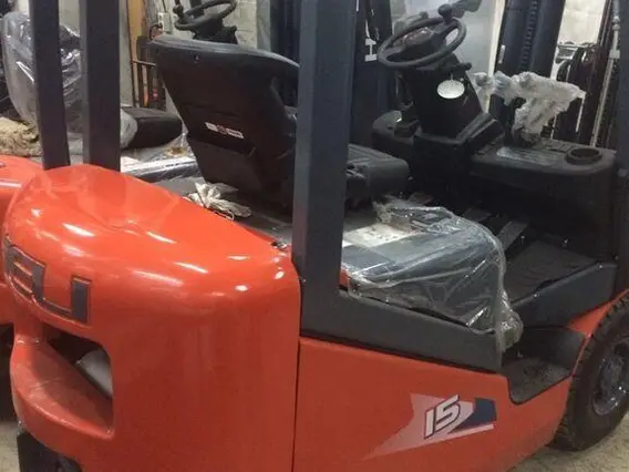 Автопогрузчик Heli CPCD15 с двиг. ISUZU, грузоподъемность 1500 кг, H — 4,8 метра  новый фото 2