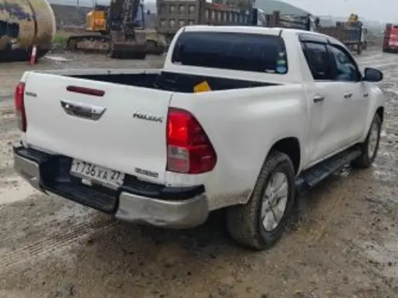 Пикап Toyota HILUX 2018 года б/у фото 2