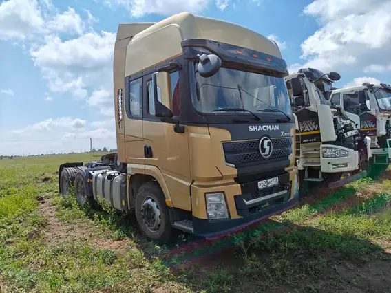 Седельный тягач SHACMAN SX42584V324 2022 года б/у фото 6