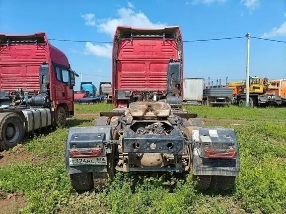 Седельный тягач SHACMAN SX42584V324 2022 года б/у фото 3