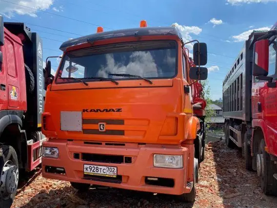 Вакуумная автоцистерна КАМАЗ 6520-53 2018 года б/у