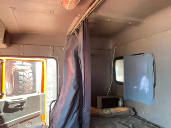 Вакуумная автоцистерна КАМАЗ 6520-53 2018 года б/у фото 3